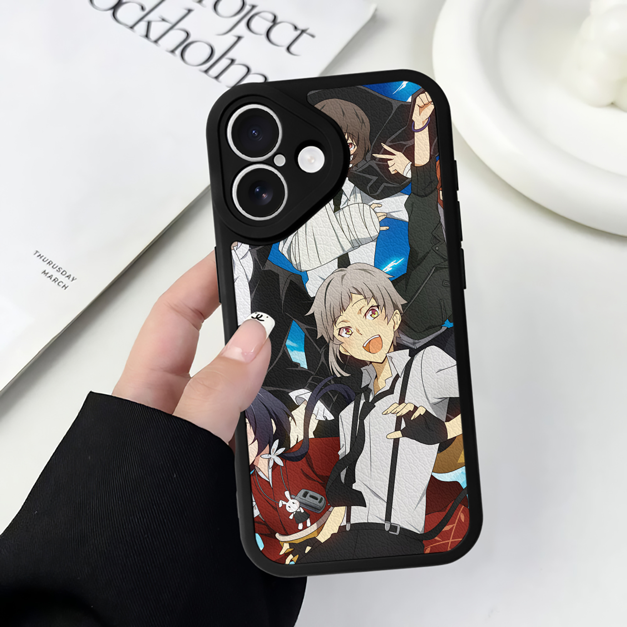 （画像用） 文豪ストレイドッグス Bungo Stray Dogs 【iPhone 16シリーズ対応】シリコンスマホケース（レザー調） 材質：シリコン